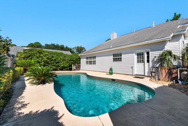 Building Photo - 880 Brande Ct