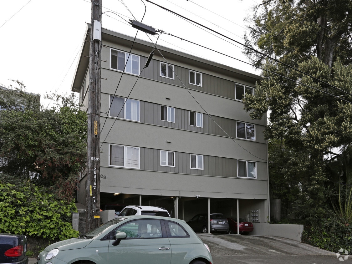 Building Photo - 768 Walker Ave