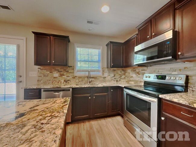 Building Photo - 1655 Crestlawn Tl