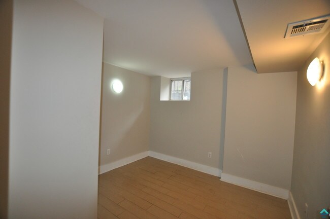 Building Photo - 846 Prospect Pl
