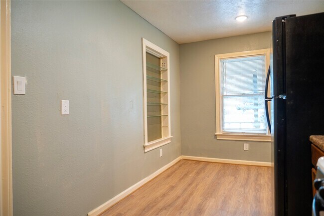 Foto del edificio - 505 Sikes St