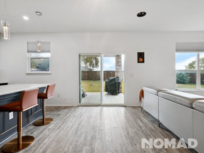 Building Photo - Fully furnished 3 Bedroom Single Family Ho...