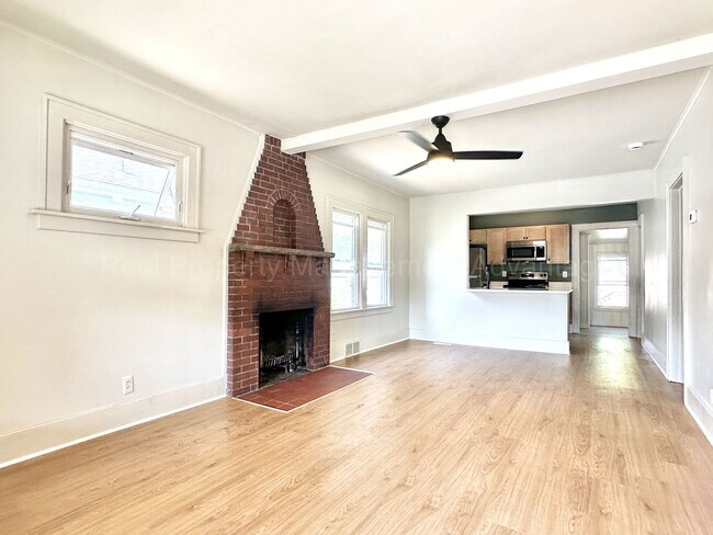 Foto del edificio - Fully Updated 2BR / 1.5BA – Steps from Dow...