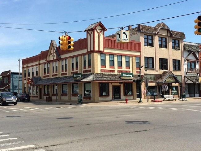 Building Photo - 252 W Main St