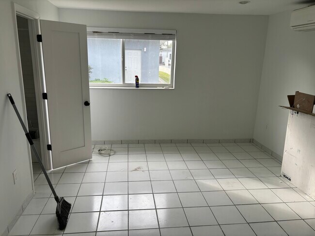Foto del edificio - 6700 SW 40th St