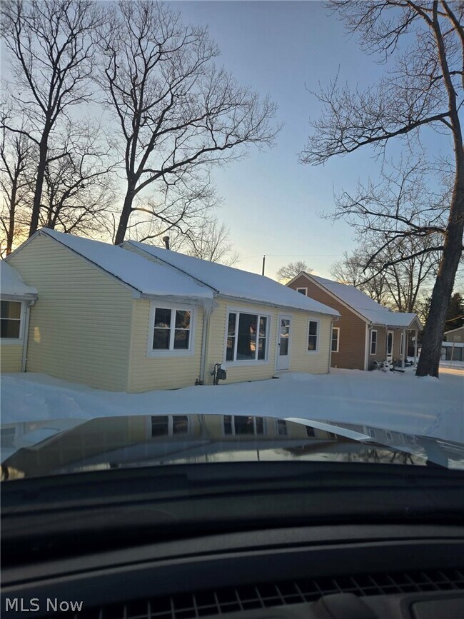 Building Photo - 315 Redfern Rd