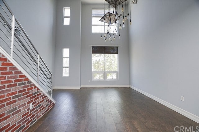 Building Photo - 654 N Santiago St