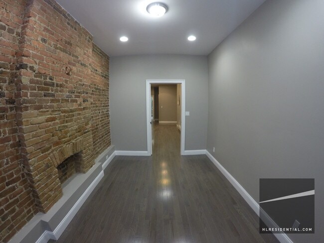 Building Photo - 730 Sackett St