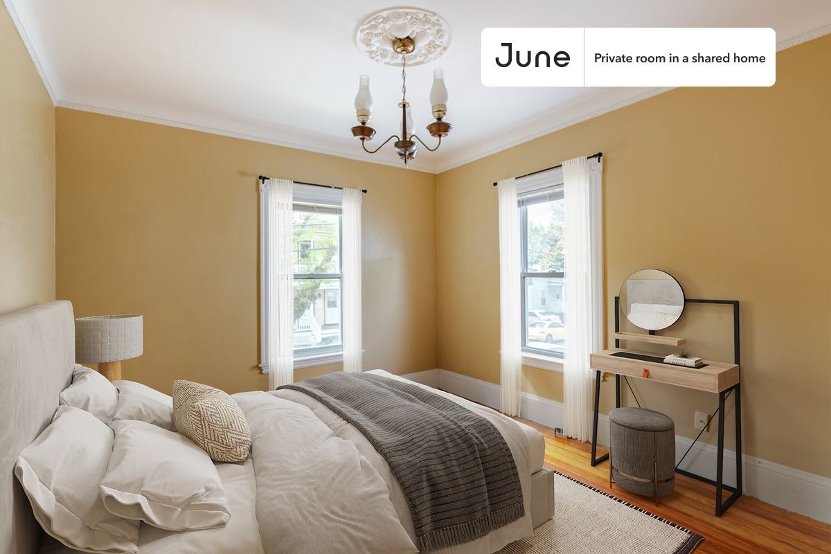Private bedroom in 4 bed/1 bath Home - Private bedroom in 4 bed/1 bath Home
