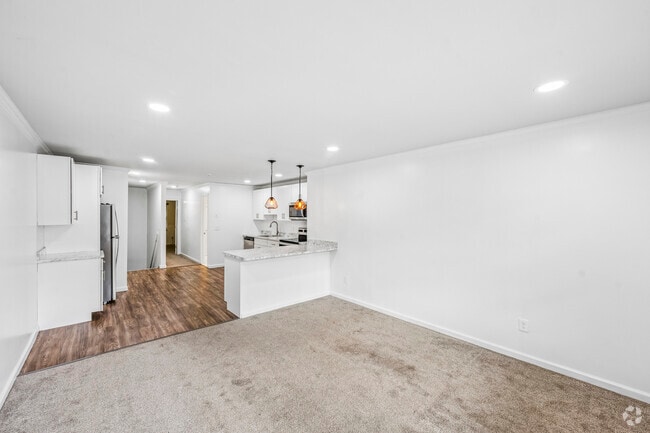 1BR, 1BA - 819SF - Dining Room - Zen Long Island at Copiague Apartment Homes
