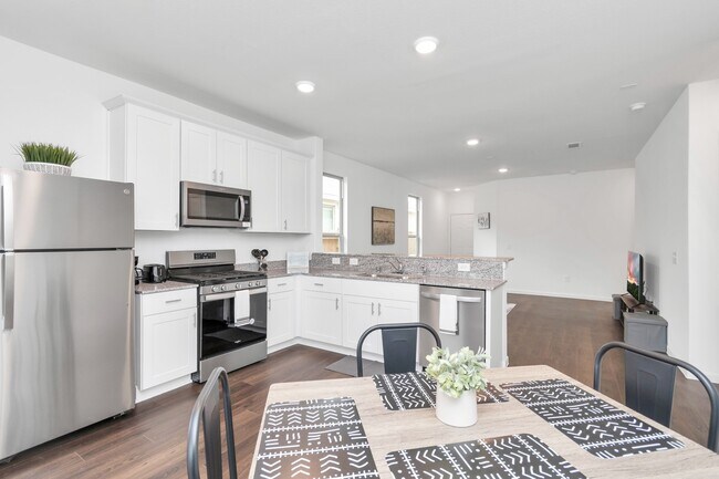 Foto del edificio - 14455 Cedar Ledge Ln