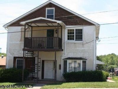 Primary Photo - 524 Hite St