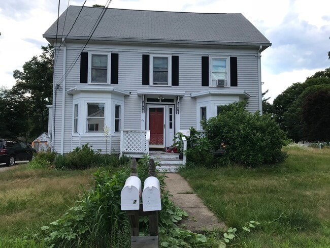 Building Photo - 27 Pleasant St