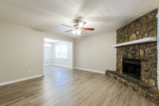 Foto del edificio - 3325 Shady Cove Rd