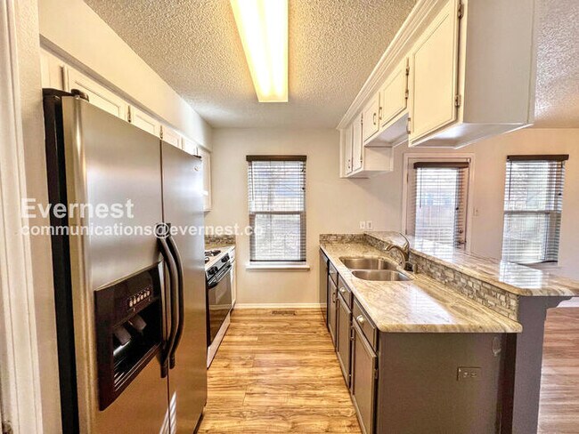 Foto del edificio - 1709 Gamble Rd