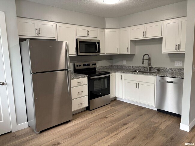 Foto del edificio - 2416 E 50th St