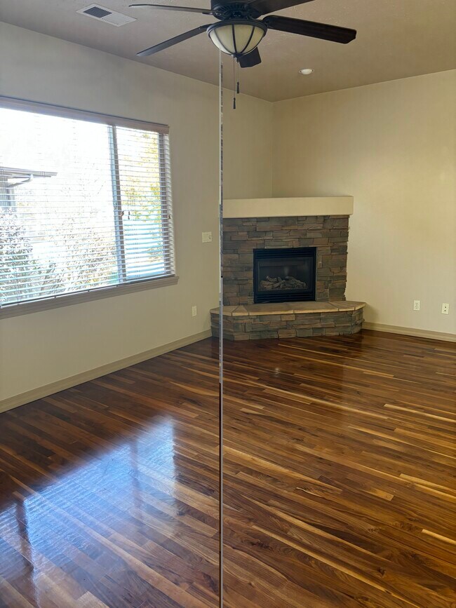 Foto del edificio - 1648 Treehaven Ct