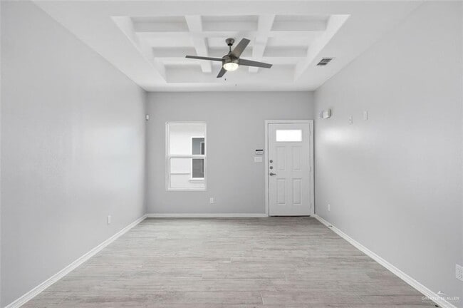 Building Photo - 304 S Retama Ln