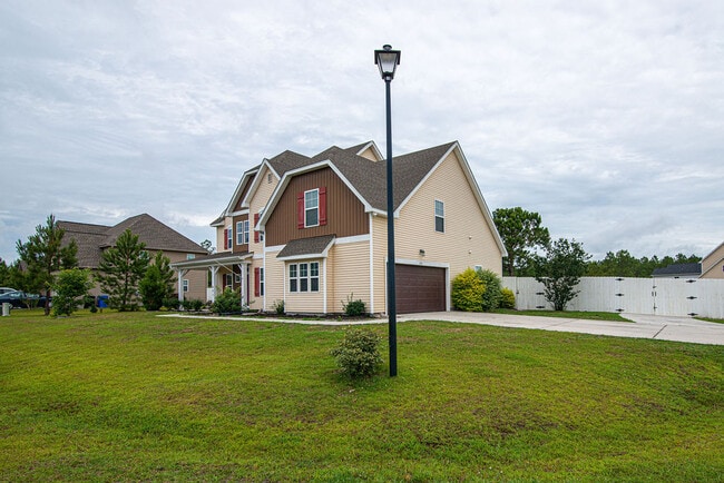 Building Photo - 601 Winfall Dr