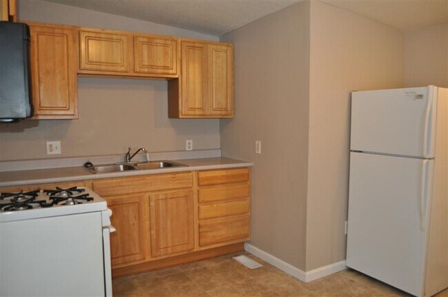 Building Photo - 2706 Broadripple Dr