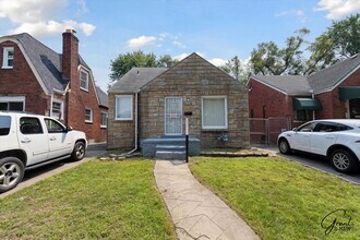 Building Photo - 8604 Whitcomb