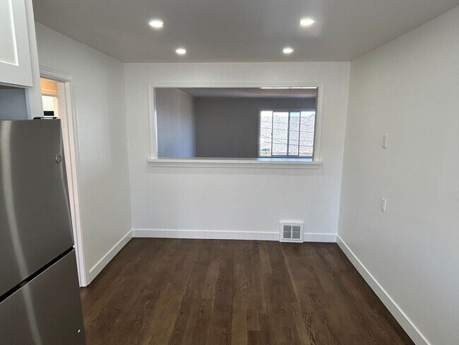 Foto del edificio - 120 43rd Ave