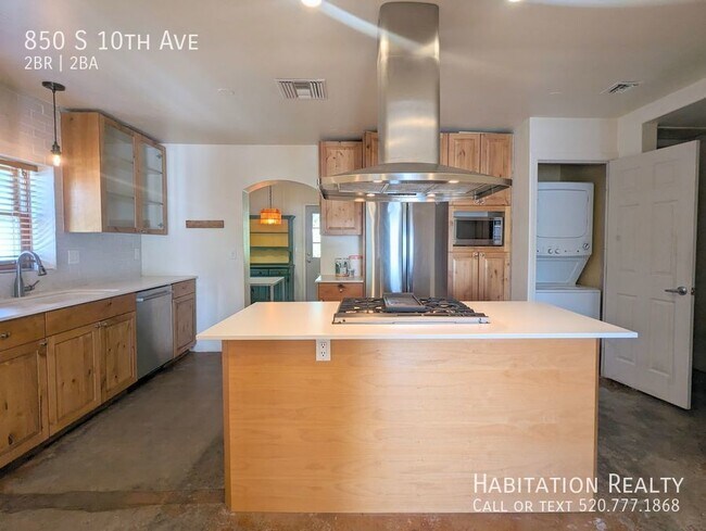 Building Photo - 2Bd/2Ba Beautiful Home + Desert Landscapin...