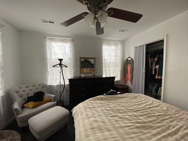 Foto del edificio - 1131 S 18th St