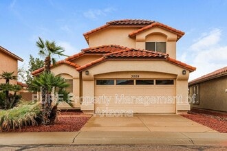 Building Photo - 3009 E Woodland Dr