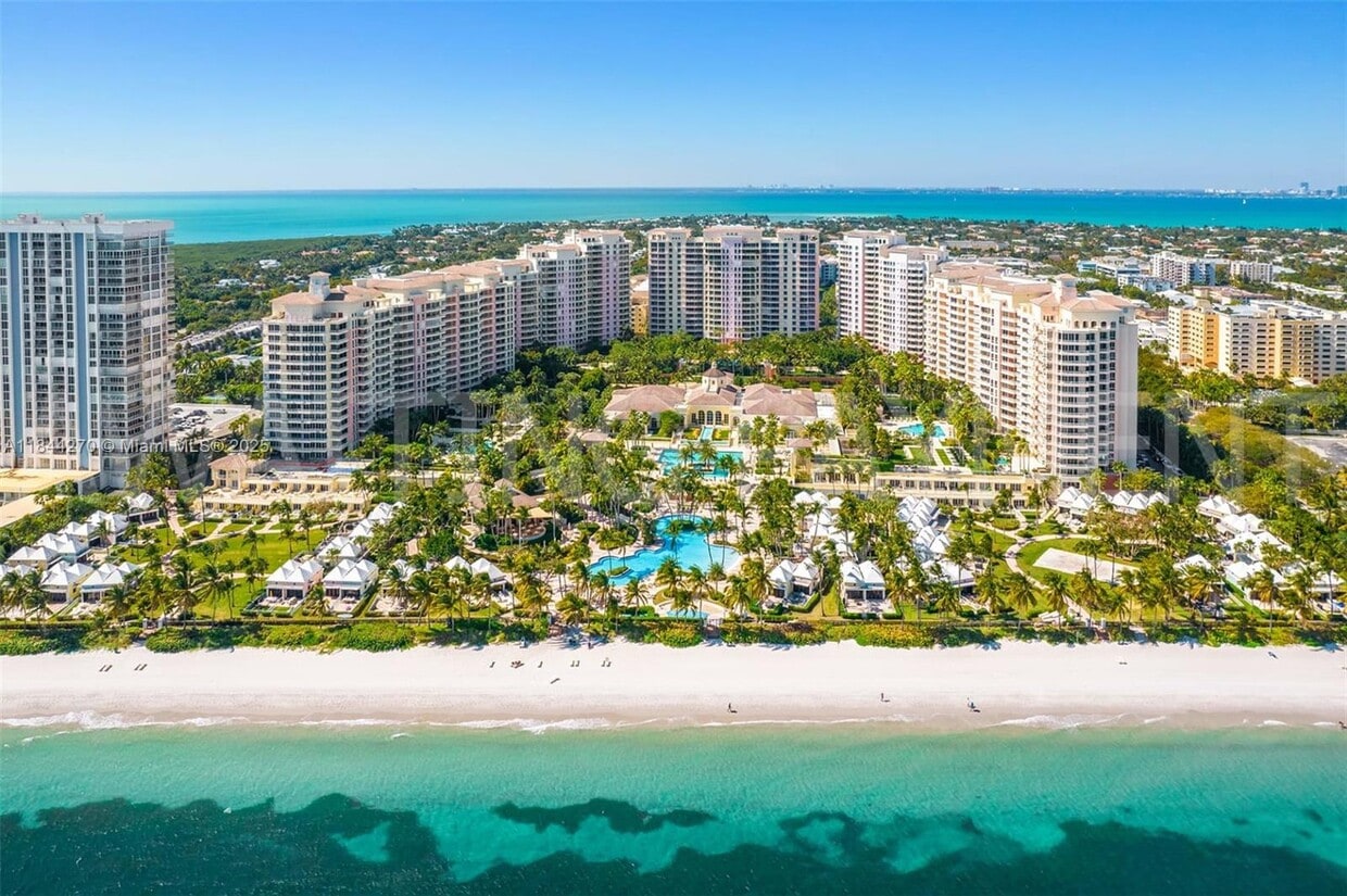 Foto principal - 785 Crandon Blvd