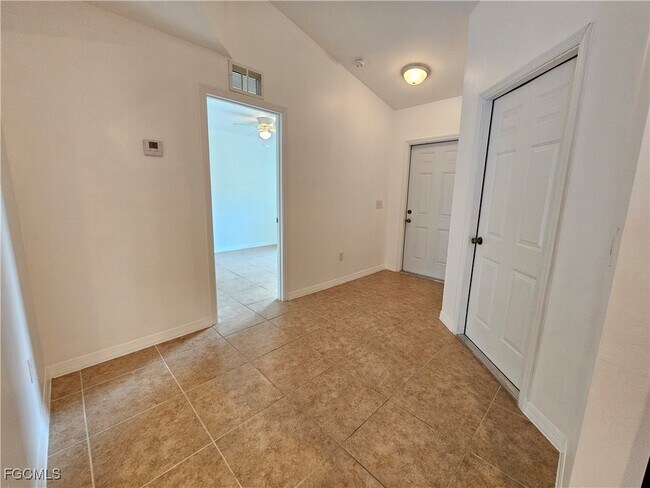 Foto del edificio - 3820 SW 16th Pl
