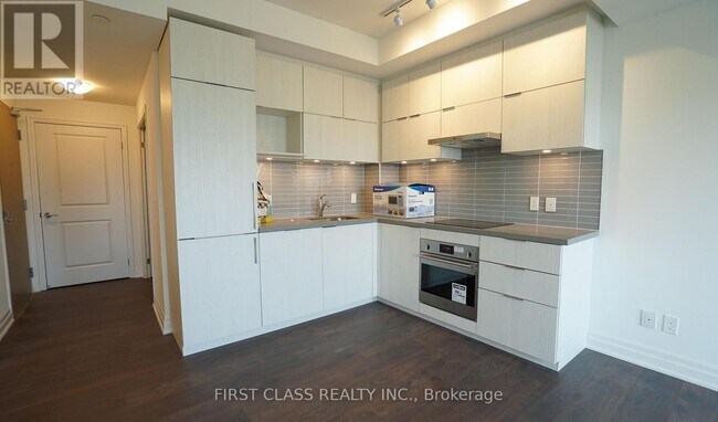 Building Photo - 913A-9110 ROUGE VALLEY Dr