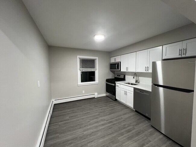 Building Photo - 108 Columbia Ave