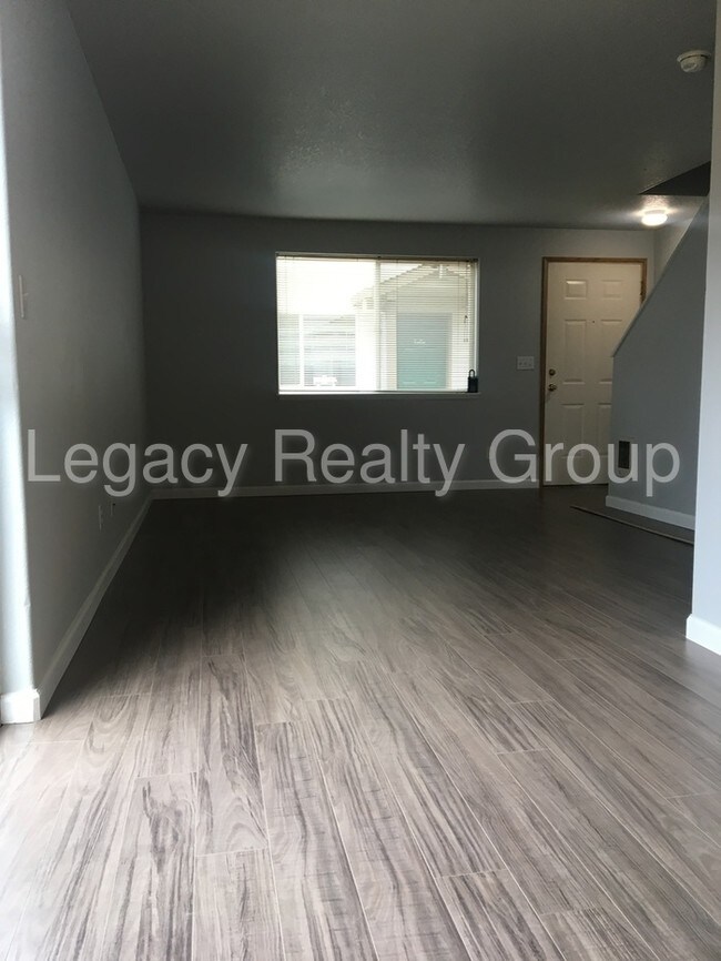 Can T Miss Two Bedroom Townhome Townhouse For Rent In Portland Building Photo Can T Miss Two Bedroom Townhome