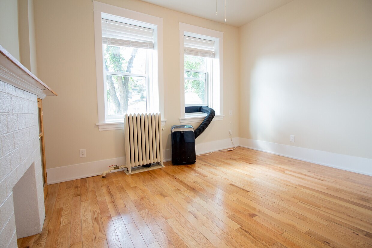 377 Brandon Av Unit B02, Winnipeg, MB R3L 0T5 Apartments 377 Brandon