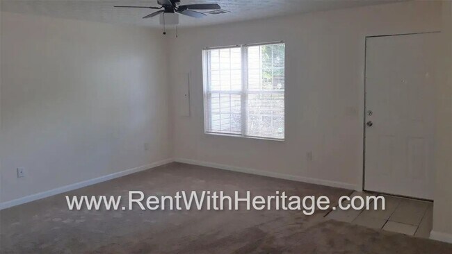 Foto del edificio - Awesome 3bd/ 2ba Townhome, Super Spacious, Small Community, Great Location