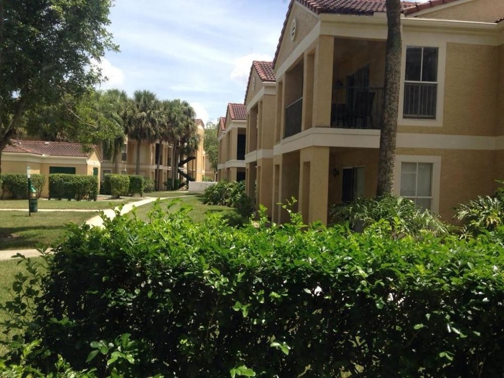 Foto principal - 1 bedroom in Coral Springs FL 33071