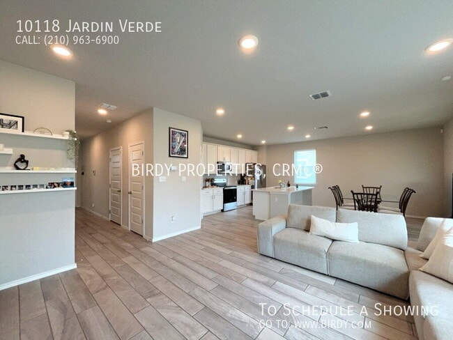 Building Photo - 10118 Jardin Verde