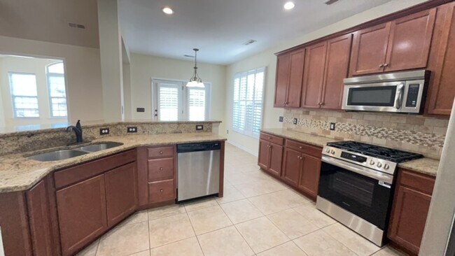 Foto del edificio - Large Two Story Home available in Cane Bay