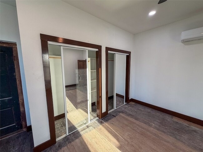 Building Photo - 107 E Stone St