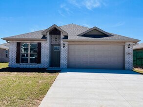 Building Photo - 2091 Bluestem Dr