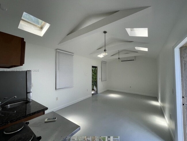 Foto del edificio - 118 NW 24th St