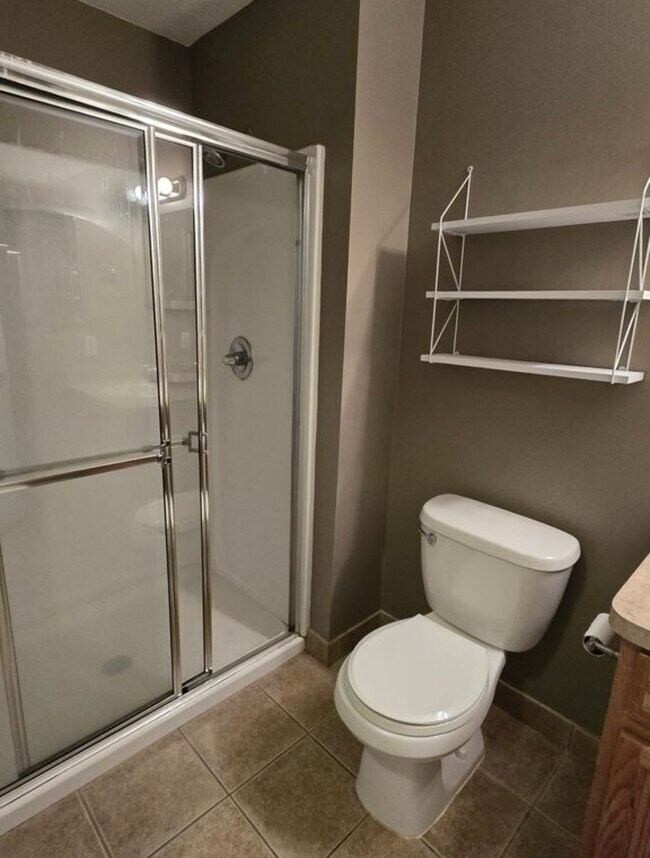 Bathroom - 14262 Shadywood Dr