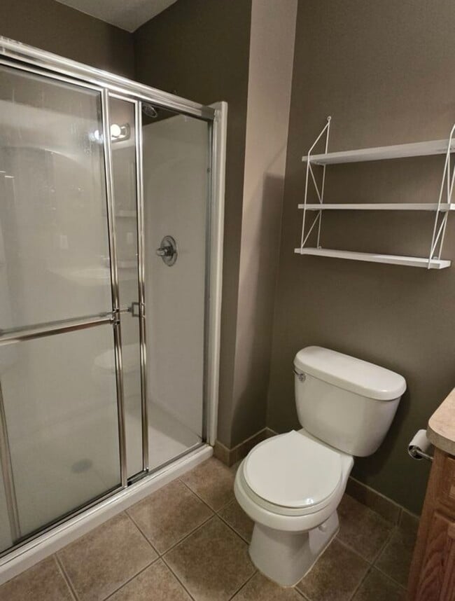Bathroom - 14262 Shadywood Dr