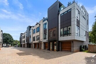 Building Photo - 102 Cityview Ct NE