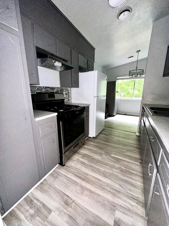 Building Photo - Beautiful family home!!!