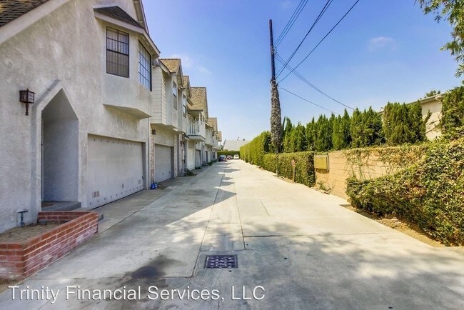 Building Photo - 14929 S Normandie Ave