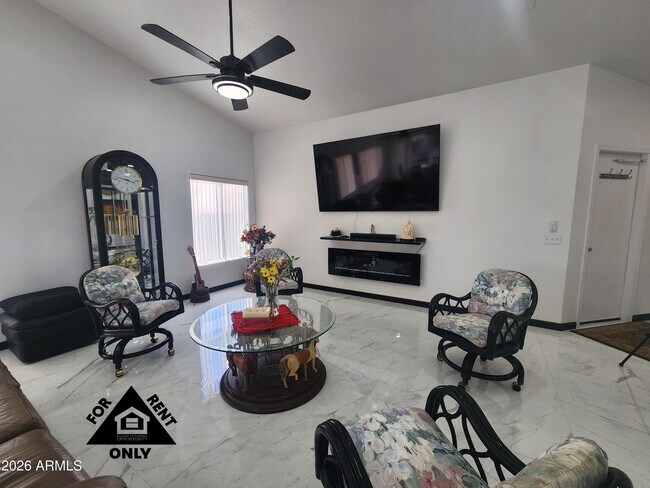 Foto del edificio - 14813 W Verde Ln
