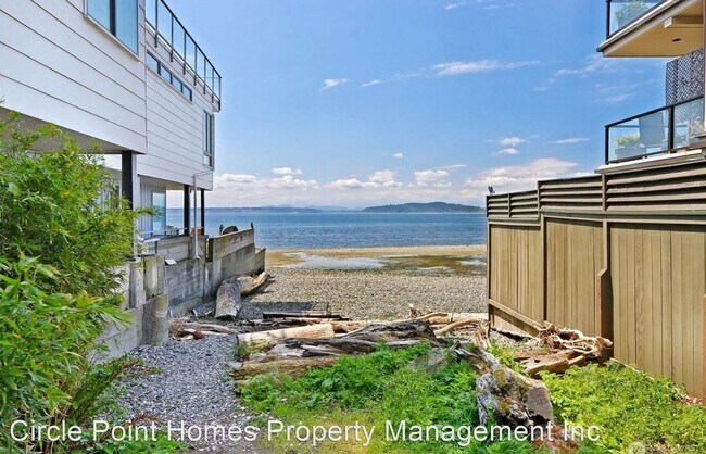 Foto del edificio - 1 br, 1 bath House - 4004 Beach Drive SW #201