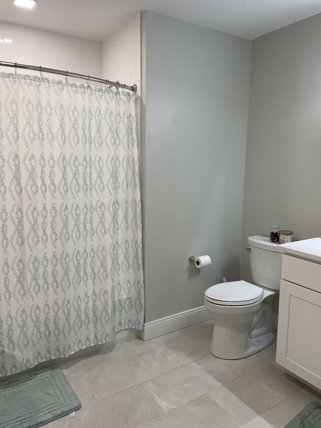 Foto principal - 206 Old Colony Ave
